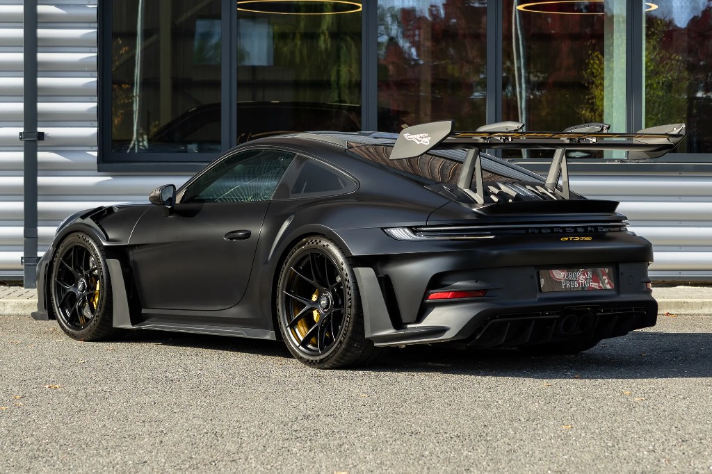 After ceramic coating on Porsche 911 GT3